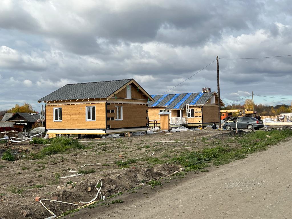 Поставлены все 13 домокомплектов в село Шайдуриха, где по поручению Евгения  Куйвашева строятся дома для погорельцев - Новости Свердловской области -  Информационный портал Свердловской области